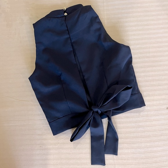 Back slit crop top. NEW & UNUSED. Adjustable back - Picture 2 of 4